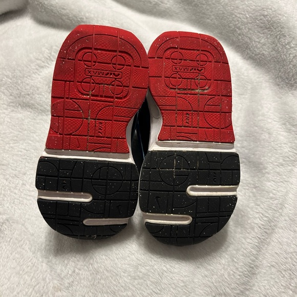 7c Nike toddler shoes - Picture 2 of 4
